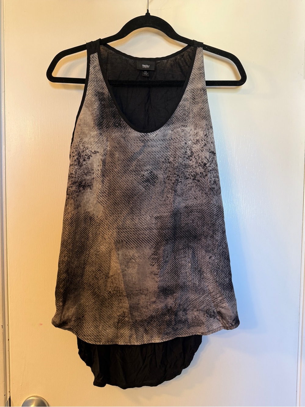 Mossimo Supply Co. gray and black ombré scoop tank